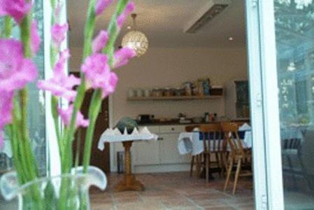 Gatwick House Hotel Horley Ngoại thất bức ảnh