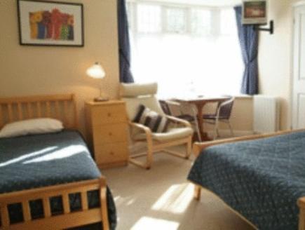 Gatwick House Hotel Horley Ngoại thất bức ảnh